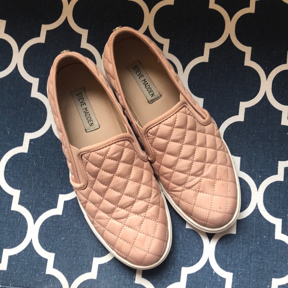 Steve Madden sneakers Size 8. Great condition.